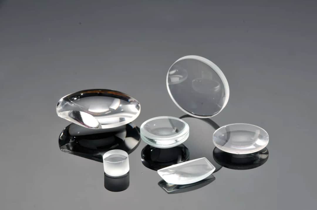 Szkiełko zegarkowe w laboratorium: Do czego służy? Kompletny przewodnik