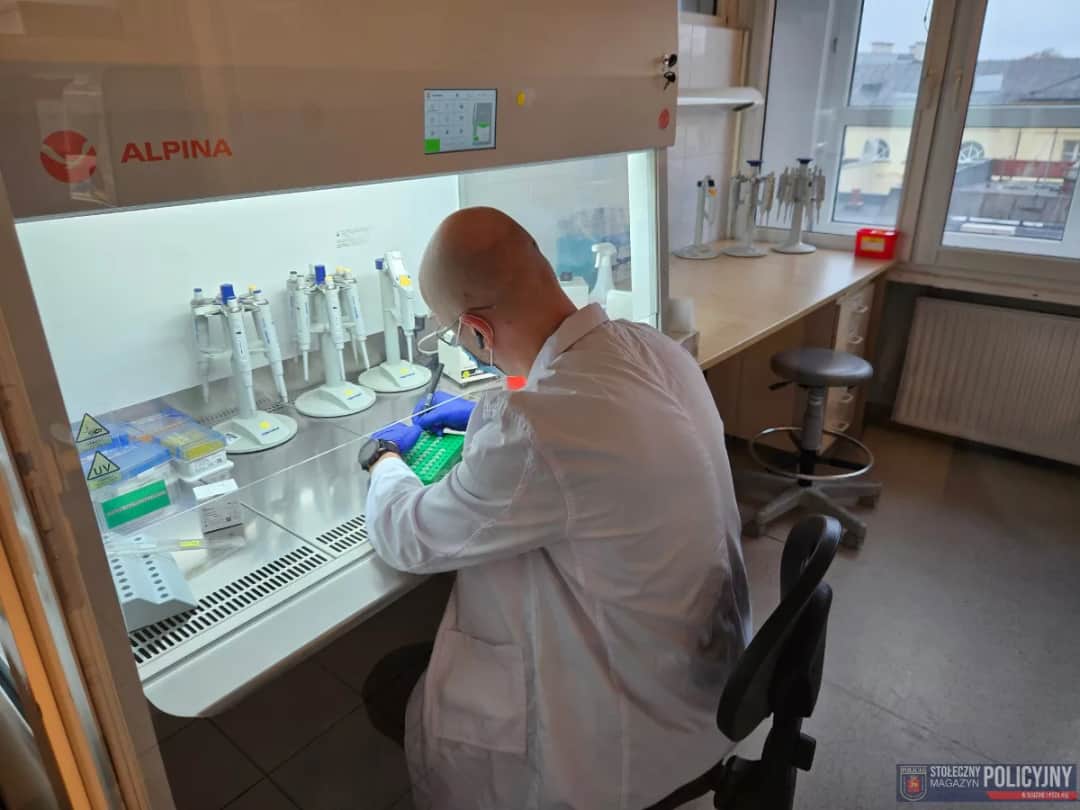 Laboratorium kryminalistyczne: Zarobki, specjalizacje i jak je zwiększyć